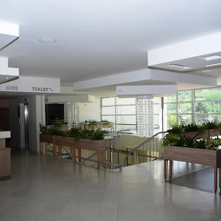 Park 4*